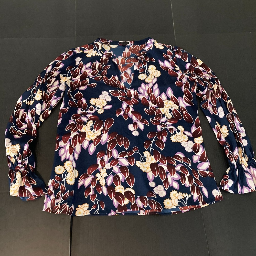 Ann Taylor Pretty Petals Long Sleeve Blouse ,Medium, Ruffle Sleeve, V Neck